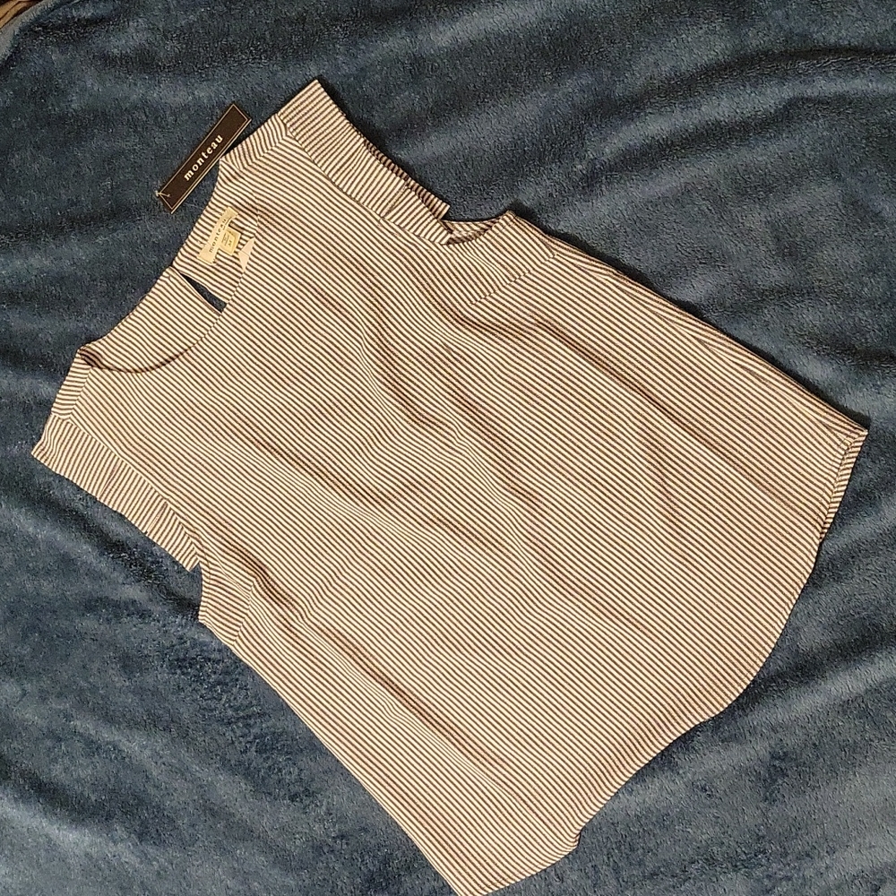 NWT-Monteau Seersucker inspired blouse